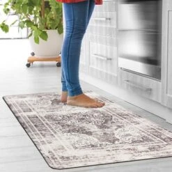 World Rug Gallery Distressed Traditional Anti-Fatigue Standing Mat -Interior furniture GUEST 37fe4e87 3538 47dc ac76 bf694345a7c9