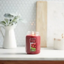 'Black Cherry' 22oz Large Jar - Yankee Candle -Interior furniture GUEST 66c1b5c8 d30d 431d 9134 0f08022dba09