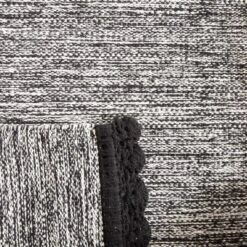 Winnifred Woven Rug - Safavieh -Interior furniture GUEST 68b3b3d3 091e 4420 92b7 ec8d11ab1696