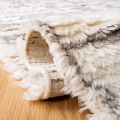 Manhattan MAN469 Hand Knotted Area Rug - Safavieh -Interior furniture GUEST 8fb2d2b6 fddb 4788 a9ab 8e6d220545bc