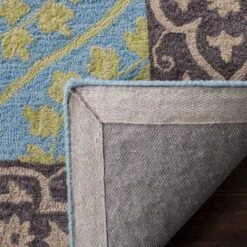 Mellisa Leaf Hooked Rug - Safavieh -Interior furniture GUEST 905e253e 020a 4140 bf49 6b893afdfdc5