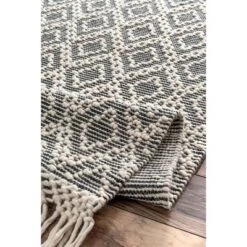 NuLOOM Hand Woven Darlene Tassel Area Rug -Interior furniture GUEST c919a815 150e 49c8 8906 eaaa111ea337